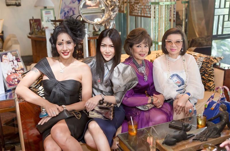 คุณวาชิณี ไกรฤกษ์, คุณณิชชา บุณยกร, คุณวี มาร์ และคุณสุรีย์ รัตนหิรัญญา