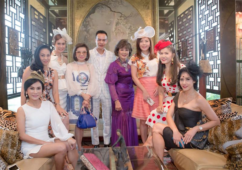 สาวๆ สไตล์วินเทจ นำทีมโดยคุณวาชิณี ไกรฤกษ์, คุณวี มาร์และคุณอวัสดา ปกมนตรี