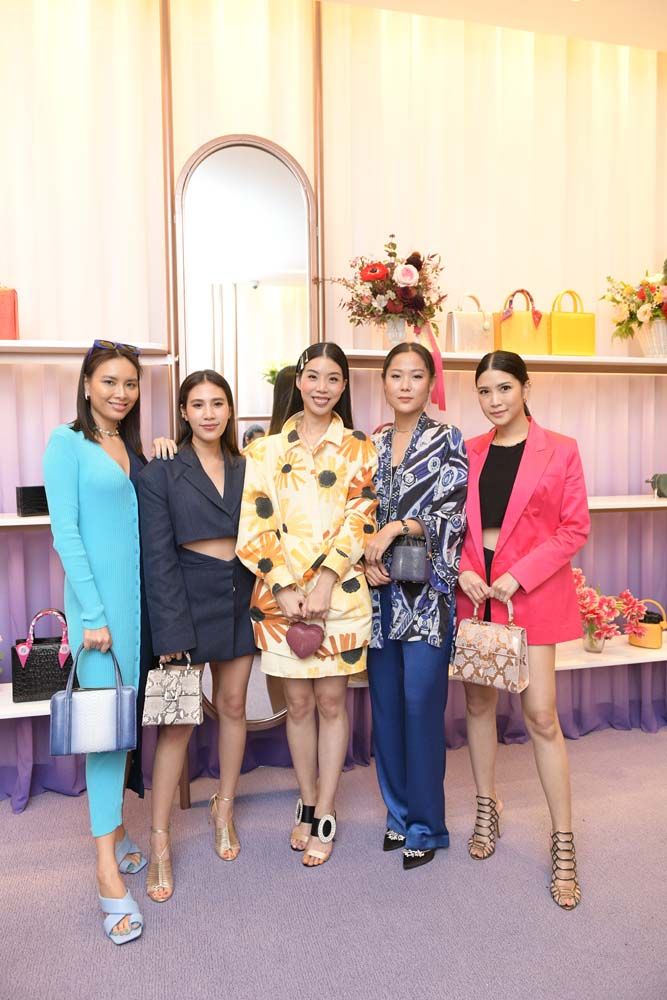 ยลวารี สัตยนาวิน, พิชชา ธนาลงกรณ์, ชวมณฑ์ ปวโรดม,รัสวดี ควรทรงธรรม และ รินทร์รตา อินทามระ
