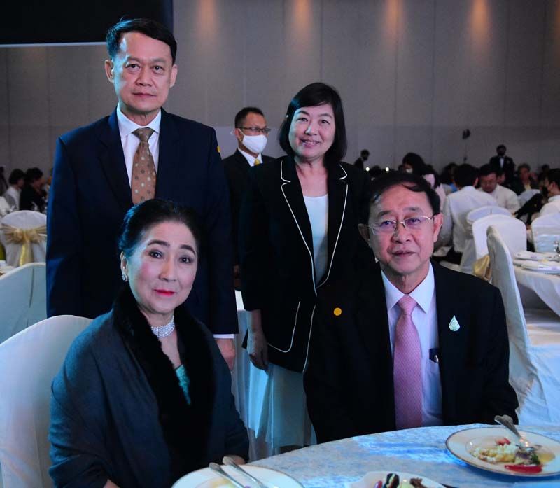 ผาณิต พูนศิริวงศ์, อาคม เติมพิทยาไพสิฐ รมว.กระทรวงการคลัง และ กฤษฎา-วิภาวรรณ มหาดำรงค์กุล