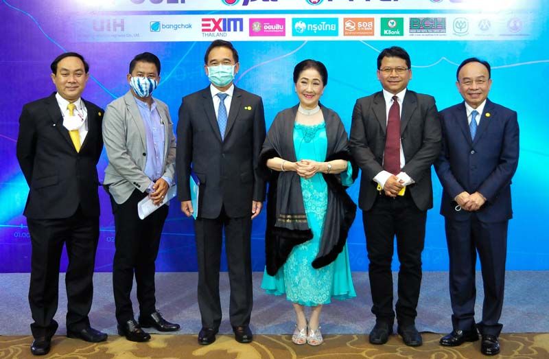 ปริญญา ช้างเสวก, อนันตเดช พงษ์พันธุ์, กฤษฎา จีนะวิจารณะ ปลัดกระทรวงการคลัง, สันติสุข มะโรงศรี และ ศ.ดร.นพ.เฉลิม หาญพาณิชย์