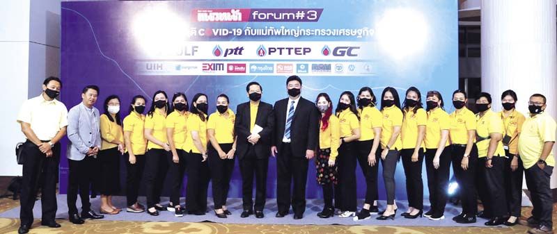 ผรณเดช พูนศิริวงศ์, ธนเดช อิงคภัทรางกูร, เจ้าหน้าที่ และนักข่าวหนังสือพิมพ์แนวหน้า