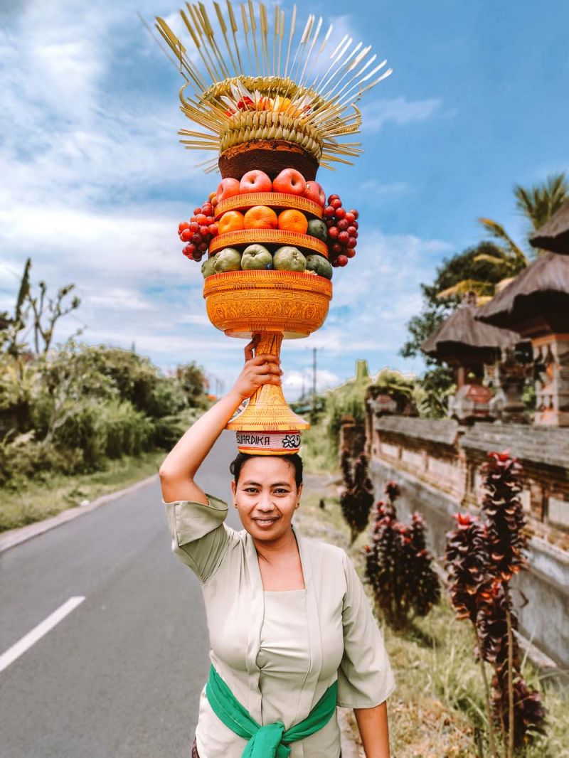 ผลงานชนะเลิศในหมวดภาพถ่ายบุคคล Balinese
Woman โดย อารีฟ ซาเทรีย จากประเทศอินโดนีเซีย