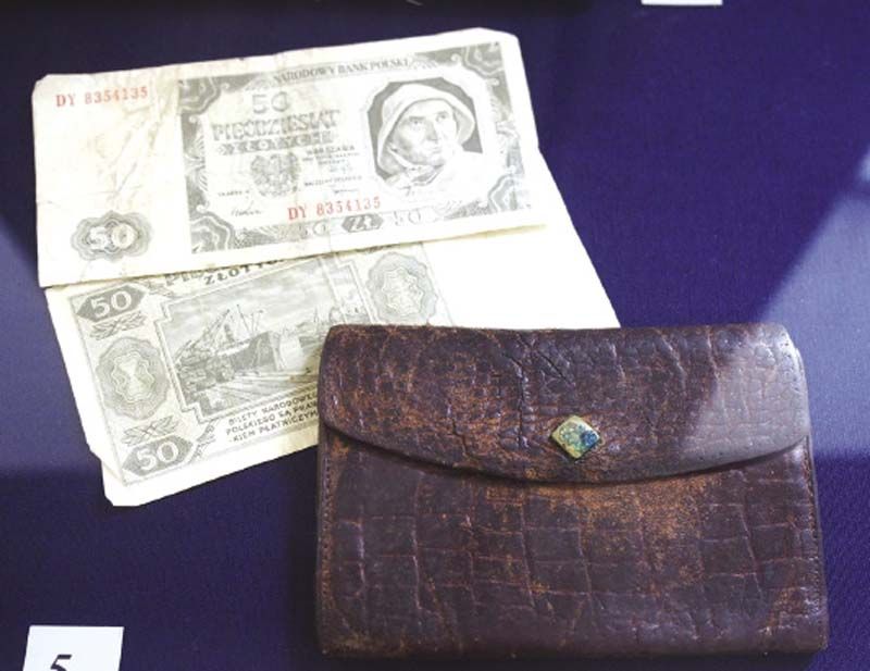 กระเป๋าสตางค์ท่านสันตะปาปา