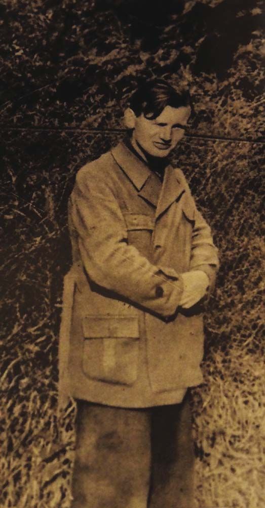 ภาพถ่ายท่านสันตะปาปาตอนหนุ่ม