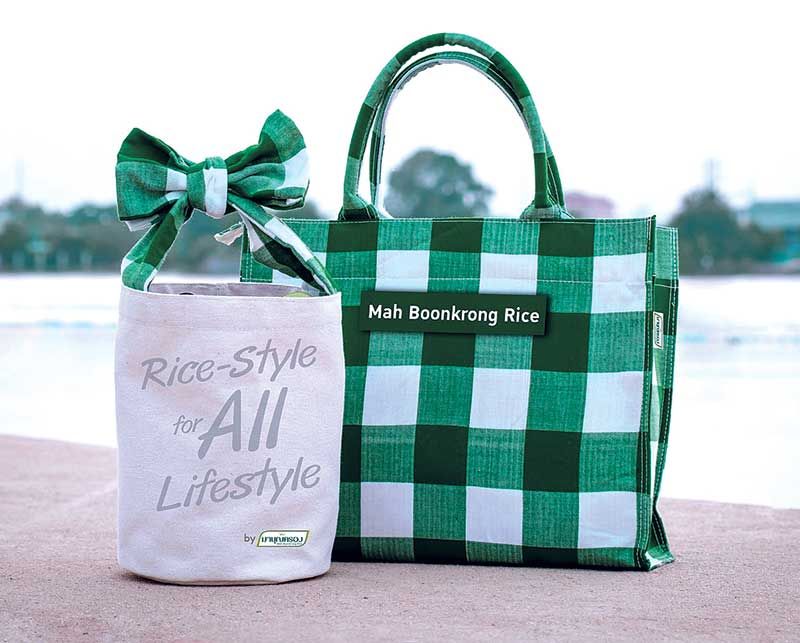 “ผ้าขาวม้าทอมือ” ภูมิปัญญาท้องถิ่นเกษตรกรไทย สร้างความภาคภูมิใจจากผู้ให้ สู่ความสุขใจของผู้รับ