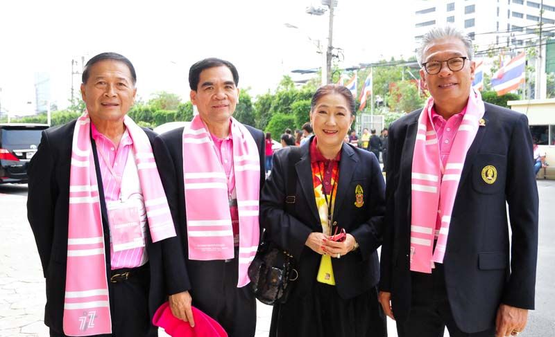 วาสุกรี กล้าไพรี, สหรัฐ บุญโพธิภักดี นายกสมาคมนิสิตเก่าจุฬาฯ, ผาณิต พูนศิริวงศ์ อุปนายกสมาคมธรรมศาสตร์ฯ และ ดิสทัต โหตระกิตย์ ประธานคณะ กก.ดำเนินงานฯ