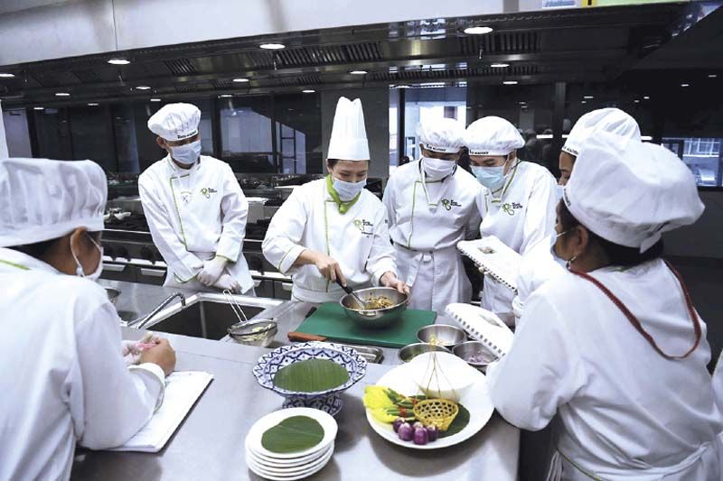น้องๆ โครงการสานฝันปั้นเชฟ รังสรรค์เมนูอย่างตั้งใจ