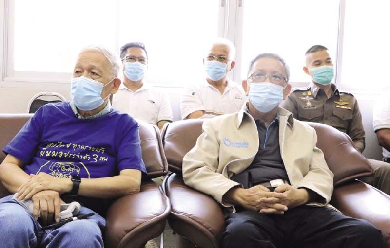 บรรยากาศพิธีเปิดโครงการหน่วยแพทย์เคลื่อนที่ บริการประชาชน ฟรี