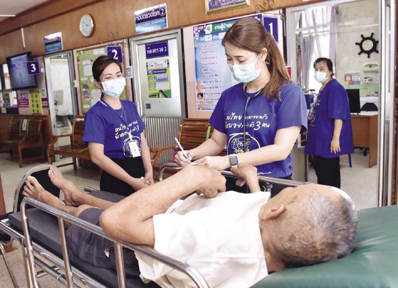 บรรยากาศช่วงประชาชนเข้ารับการตรวจรักษาจากทีมแพทย์ผู้เชี่ยวชาญ