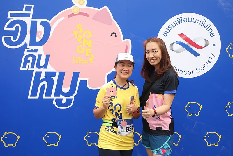 สองสาวยูนิลีเวอร์ เน็ทเวิร์ค ที่ร่วมในแคมเปญ สุพิชฌาย์ ไชยวัฒน์ และ เนตรนภา โสวัตร์

