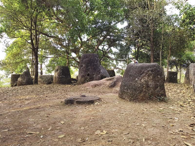 ไหหินขนาดใหญ่บนเขา