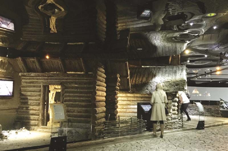 นิทรรศการชั้นใต้ดิน Cloth Hall