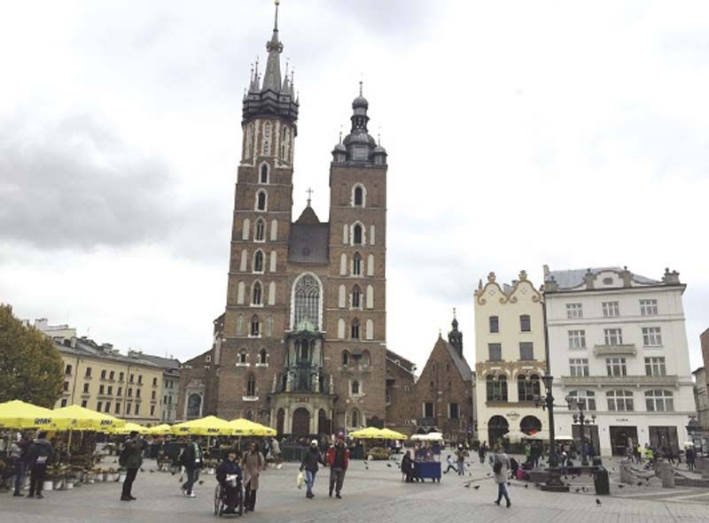 บรรยากาศจัตุรัสกลางเมือง