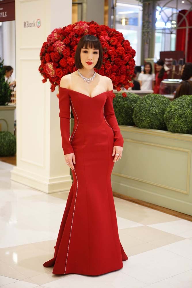 ปิยวดี มาลีนนท์ สวยสง่าแบบคลีโอพัตรา

