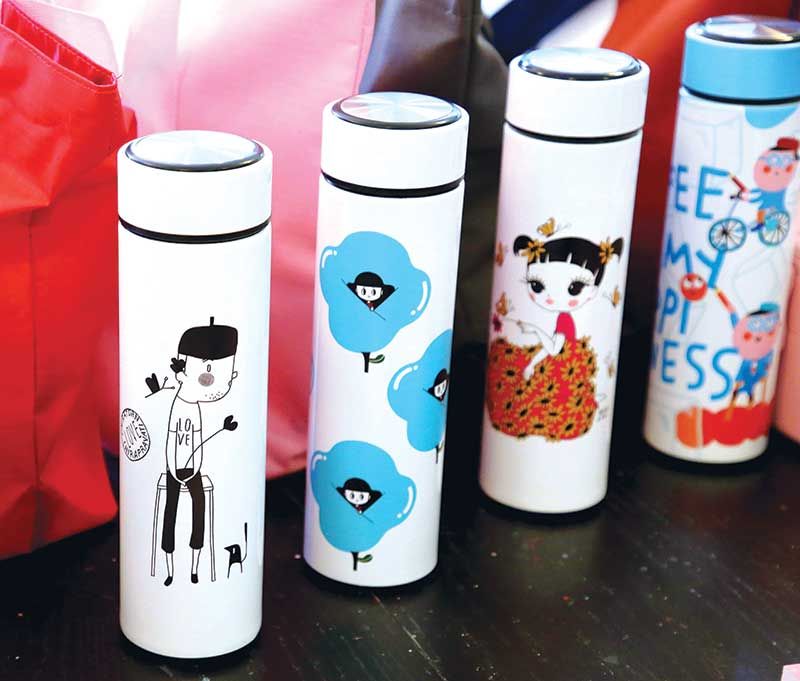 แก้วเก็บอุณหภูมิ ออกแบบโดย 4 ศิลปิน