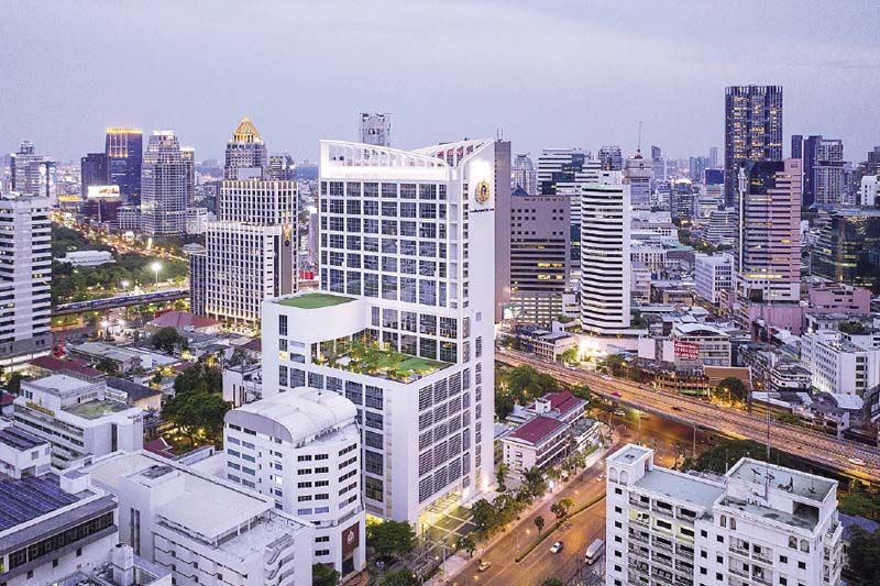 อาคารสิรินธรานุสรณ์ ๖๐ พรรษา สร้างขึ้นในโอกาสฉลองพระชนมพรรษา 5 รอบ สมเด็จพระกนิษฐาธิราชเจ้า กรมสมเด็จพระเทพรัตนราชสุดาฯ สยามบรมราชกุมารี
วันที่ 2 เมษายน 2558 เป็นอาคารสูง 25 ชั้น