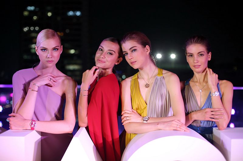 สาวๆ เพียเจต์ โชว์เรือนเวลาคอลเลคชั่นเด่น

