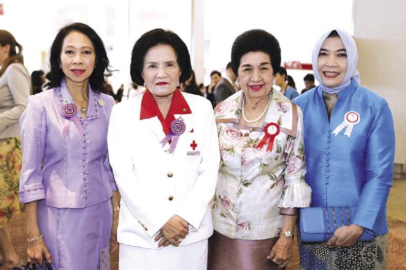 เกตุวลี นภาศัพท์, ม.ร.ว. ปรียางค์ศรี วัฒนคุณ, คุณหญิงโรส บริบาลบุรีภัณฑ์ และมิสซิสอนิต้ารูสดิภริยาออท.อินโดนีเซีย 