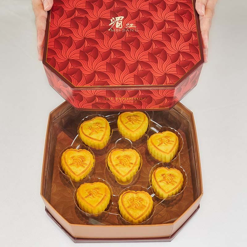 ขนมไหว้พระจันทร์รูปหัวใจ รร.เพนนินซูลา