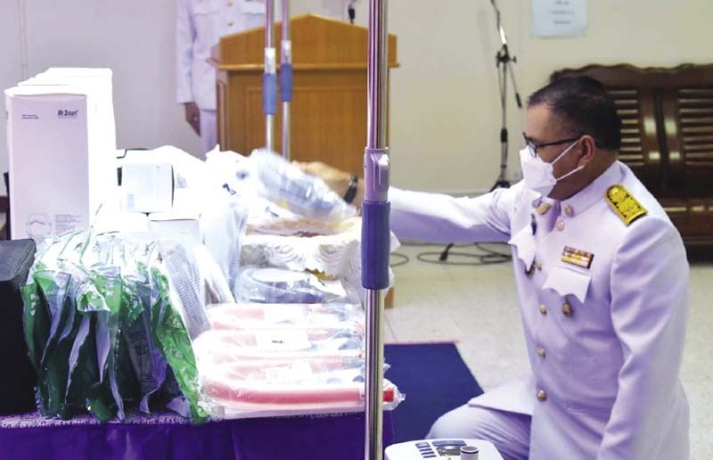 พ.จ.ท.ทวี พิมพ์อุบล
นายอำเภอโนนสูง รับมอบเครื่องออกซิเจนไฮโฟลว์ พระราชทาน