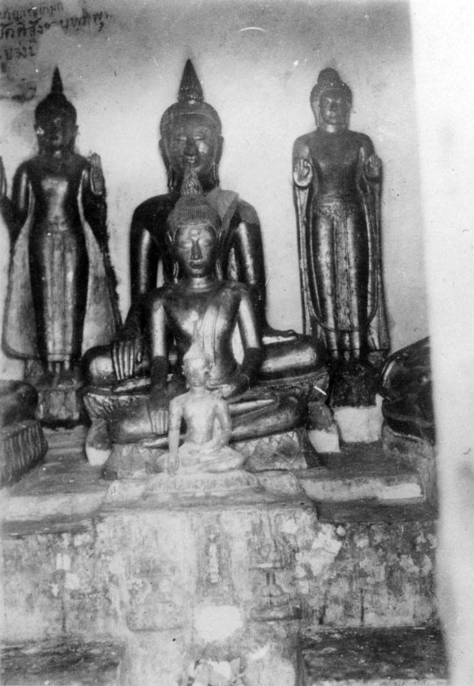 พระพุทธรูปโบราณในพระธาตุ