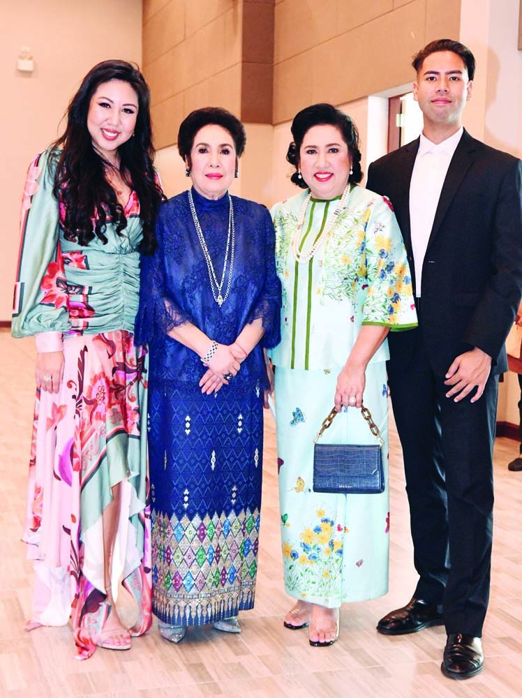 สุมนา อภินรเศรษฐ์, ปัทมาวดี สิงหศิวานนท์,ฐิรัตถา-ปราการ เทพหัสดิน ณ อยุธยา