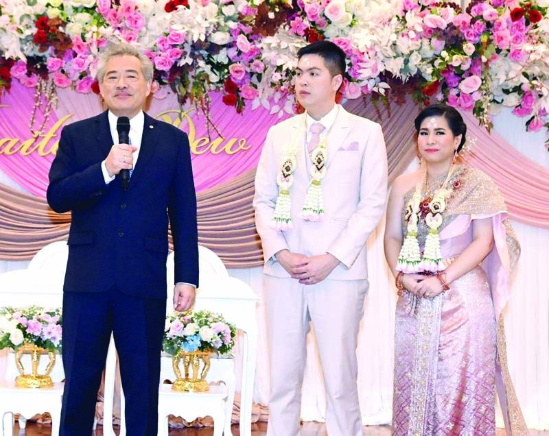 ดร.ประพิณ อภินรเศรษฐ์ กล่าวอวยพรให้คู่บ่าว-สาว