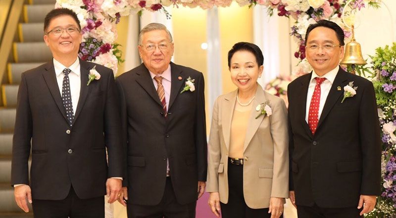 นพ.ชัยรัตน์ ปัณฑุรอัมพร CEO Group 2, พล.ท.นพ.เชิดชัย เจียมไชยศรี ประธาน กก.บจ. บีเอ็นเอช เมดิเคิล เซ็นเตอร์, พญ.สมสิริ สกลสัตยาทร Advisor Group 2, นพ.ปิยภัทร นภวัชรกุล ผอ.โรงพยาบาลบีเอ็นเอช