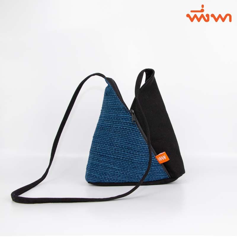 กระเป๋าผ้าคราม

