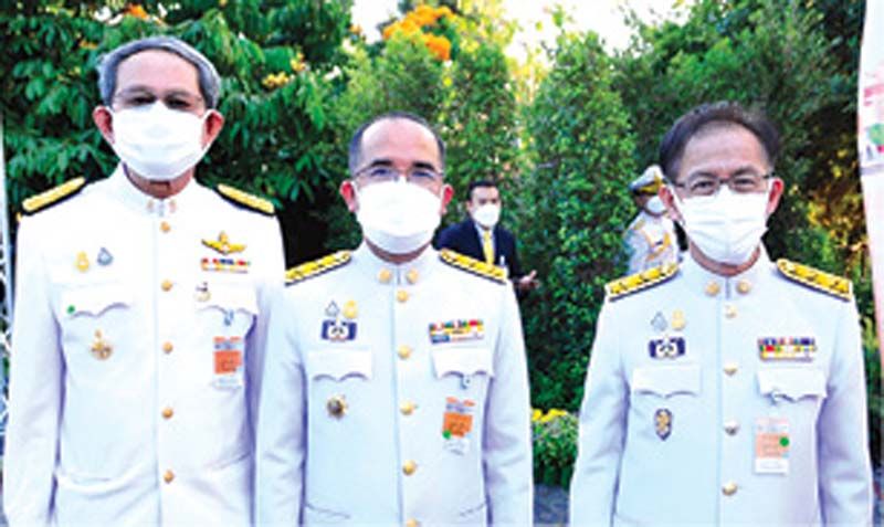 วุฒิรัตน์ มีผดุง รองอัยการสูงสุด, สมคิด
จันทมฤก อธิบดีกรมการพัฒนาชุมชน, บุญธรรม เลิศสุขีเกษม อธิบดีกรมป้องกันและบรรเทาสาธารณภัย