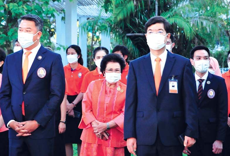 อาทิตย์ นันทวิทยา ประธานฝ่ายหาทุนมูลนิธิอาสาเพื่อนพึ่ง (ภาฯ) ยามยาก สภากาชาดไทย