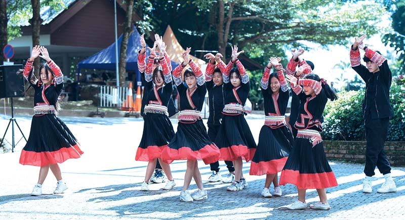 การแสดงชนเผ่าประยุกต์