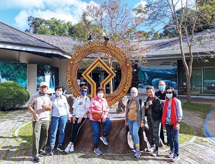 จำลอง-รศ.ทรรศนียา ศักดิ์ดี, ภาวิไล บุราวาศ, ยศวดี บุณยเกียรติ และ ศ.ดร.มาลียา เครือตราชู