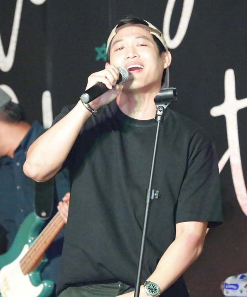 ตู่-ภพธร สุนทรญาณกิจ

