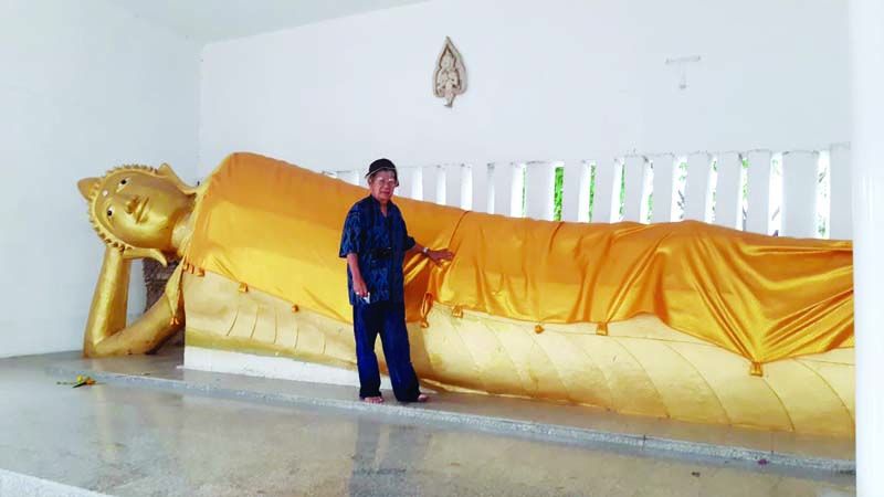 พระนอนในวิหารเก่า