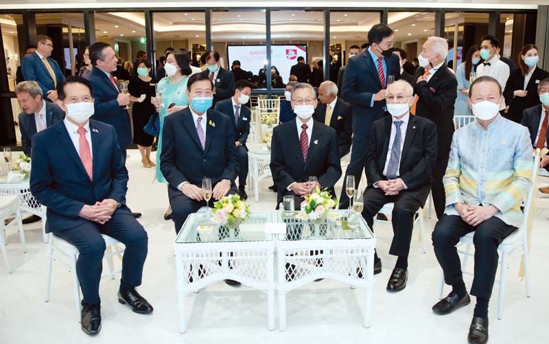 สุพันธุ์ มงคลสุธี, ศ.พิเศษ พรเพชร วิชิตชลชัย, ชวน หลีกภัย, โพธิพงษ์ ล่ำซำ และ สนั่น อังอุบลกุล