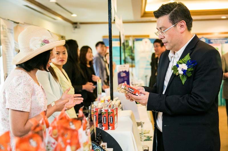 ชมบูธผลิตภัณฑ์ของผู้ประกอบการ