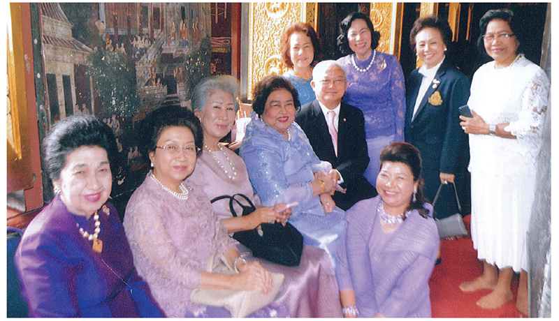 ชาติชาย โฆษิตวัฒนฤกษ์ อธิบดีผู้พิพากษา
ศาลเยาวชนและครอบครัวกลาง, ดร.ศุลีมาศ สุทธิสัมพัทน์,
พล.ต.หญิง คุณหญิงอัสนีย์ เสาวภาพ, คุณหญิงโรส-
รัญชา บริบาลบุรีภัณฑ์ และแขกผู้มีเกียรติ