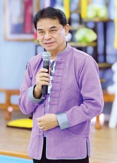 ราเชน ไชยทิพย์ ผอ.
โรงเรียนราชประชา
นุเคราะห์ 25 อ.ร้องกวาง จ.แพร่