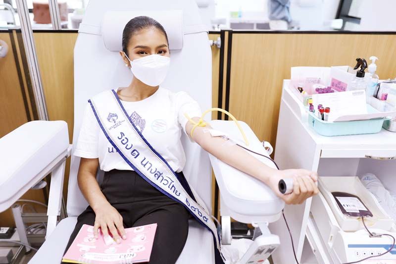 คณะนางสาวไทย ตรวจสุขภาพก่อนบริจาคโลหิต