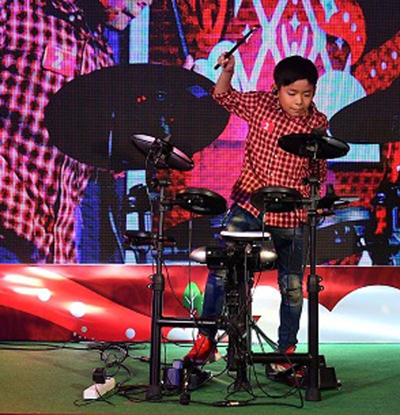 โชว์ลีลาตีกลองขั้นเทพ