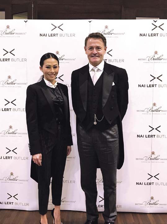 ณพาภรณ์ โพธิรัตนังกรู กก.ผจก.บริษัทสมบัติเลิศ และบริษัทนายเลิศบัตเลอร์ และ Mr.Gary Williams ผอ.ใหญ่ของสถาบันบริติชบัตเลอร์อินสทิทิวส์