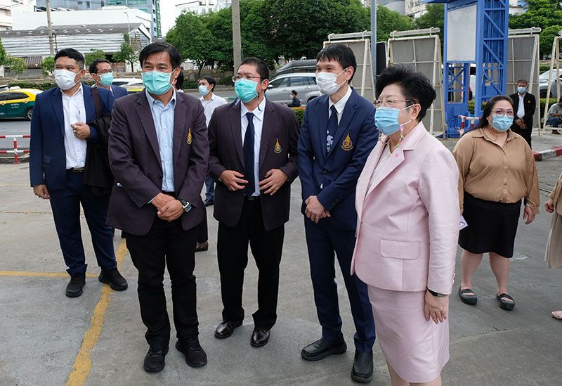 อรพิน เลี่ยวไพรัตน์ รองประธานกก. บมจ. ทีพีไอ โพลีน เพาเวอร์ และคณะผู้บริหาร

