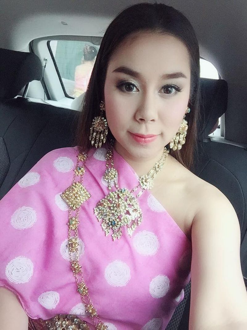 อีฟ-อรวรรณ