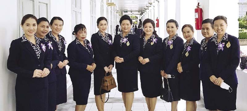 นานๆ พบกันที ประธานแม่บ้านมหาดไทยประจำจังหวัดส่วนหนึ่งถ่ายภาพร่วมกันเป็นที่ระลึกในงานสำคัญยิ่งที่กระทรวงมหาดไทย