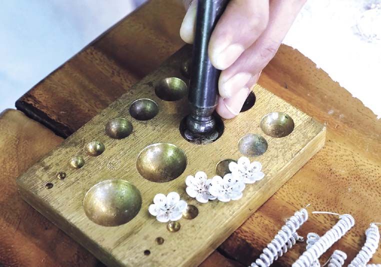 สาธิตการทำเครื่องประดับโบราณ