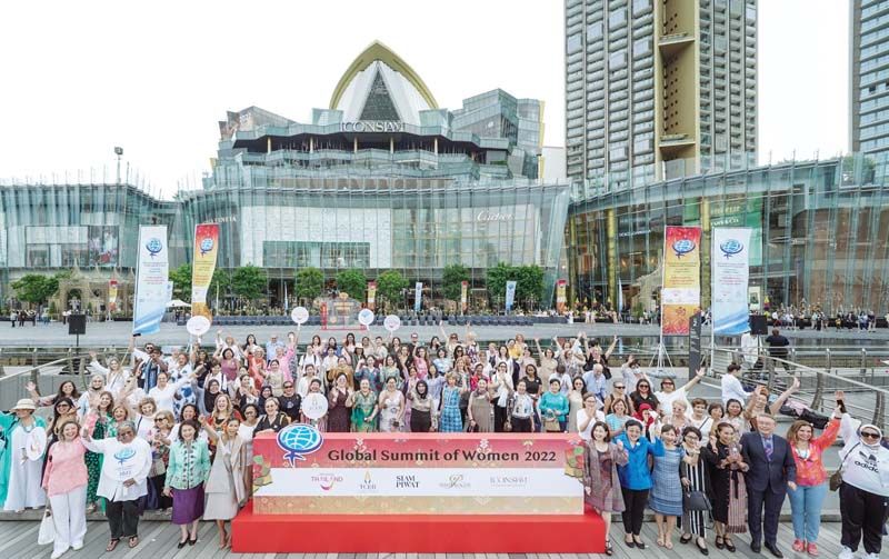 คณะผู้นำสตรีจากทั่วโลก เดินทางมาเยี่ยมชมไอคอนสยาม แลนด์มาร์คระดับโลกริมแม่น้ำเจ้าพระยา ในงาน PRE SUMMIT TOUR