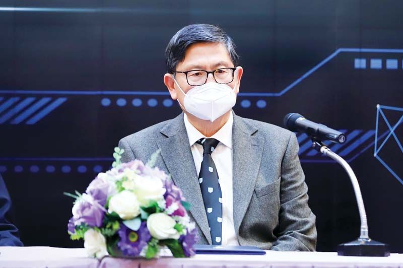 ศ.(พิเศษ)ดร.เอนก เหล่าธรรมทัศน์
รมว.อว.