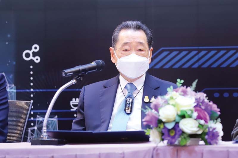 ธนินท์ เจียรวนนท์ ประธานอาวุโสเครือเจริญโภคภัณฑ์